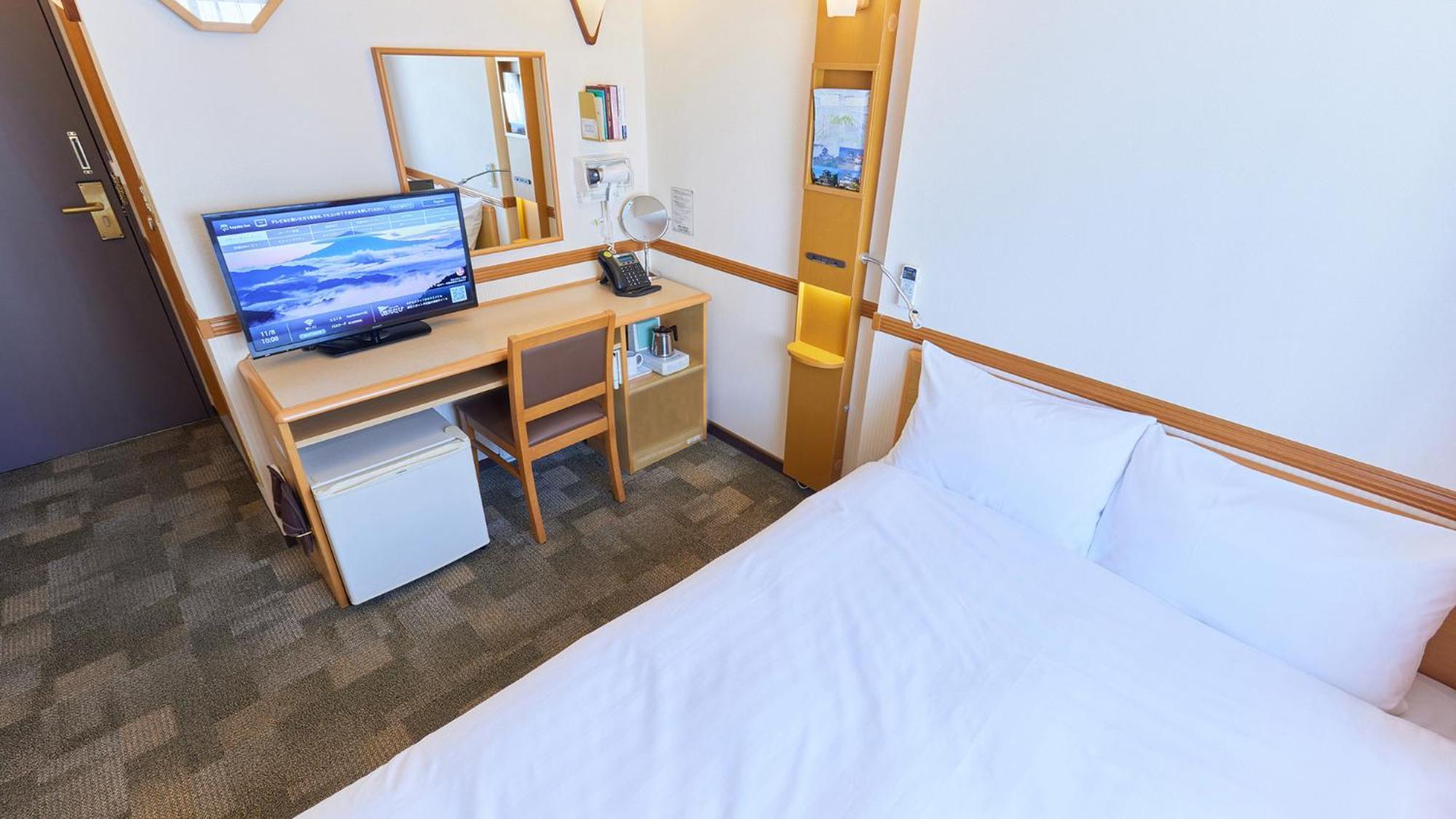 Toyoko Inn Chiba Minato Ekimae Номер фото